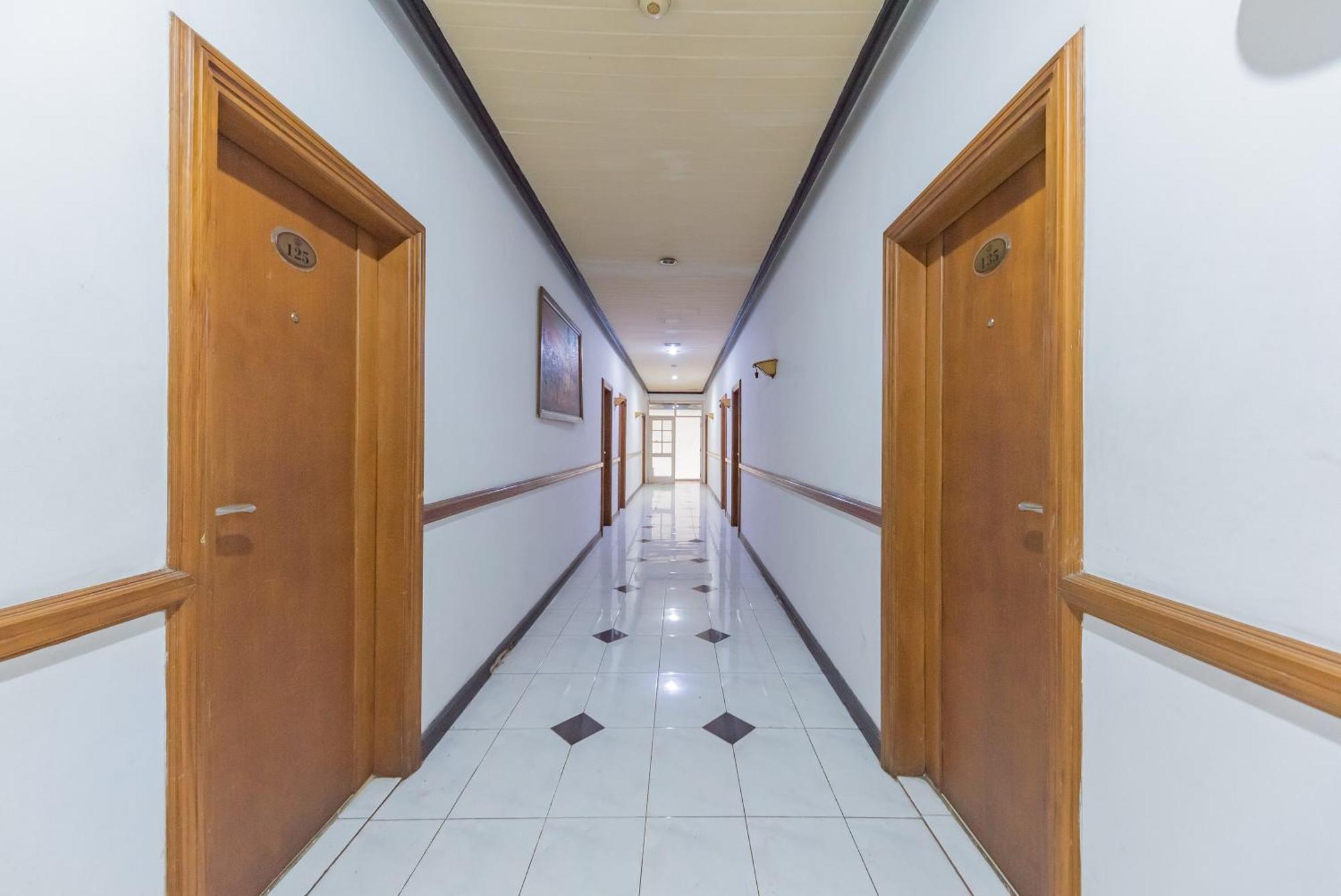 Urbanview Hotel Crown Tasikmalaya By Reddoorz Exteriér fotografie