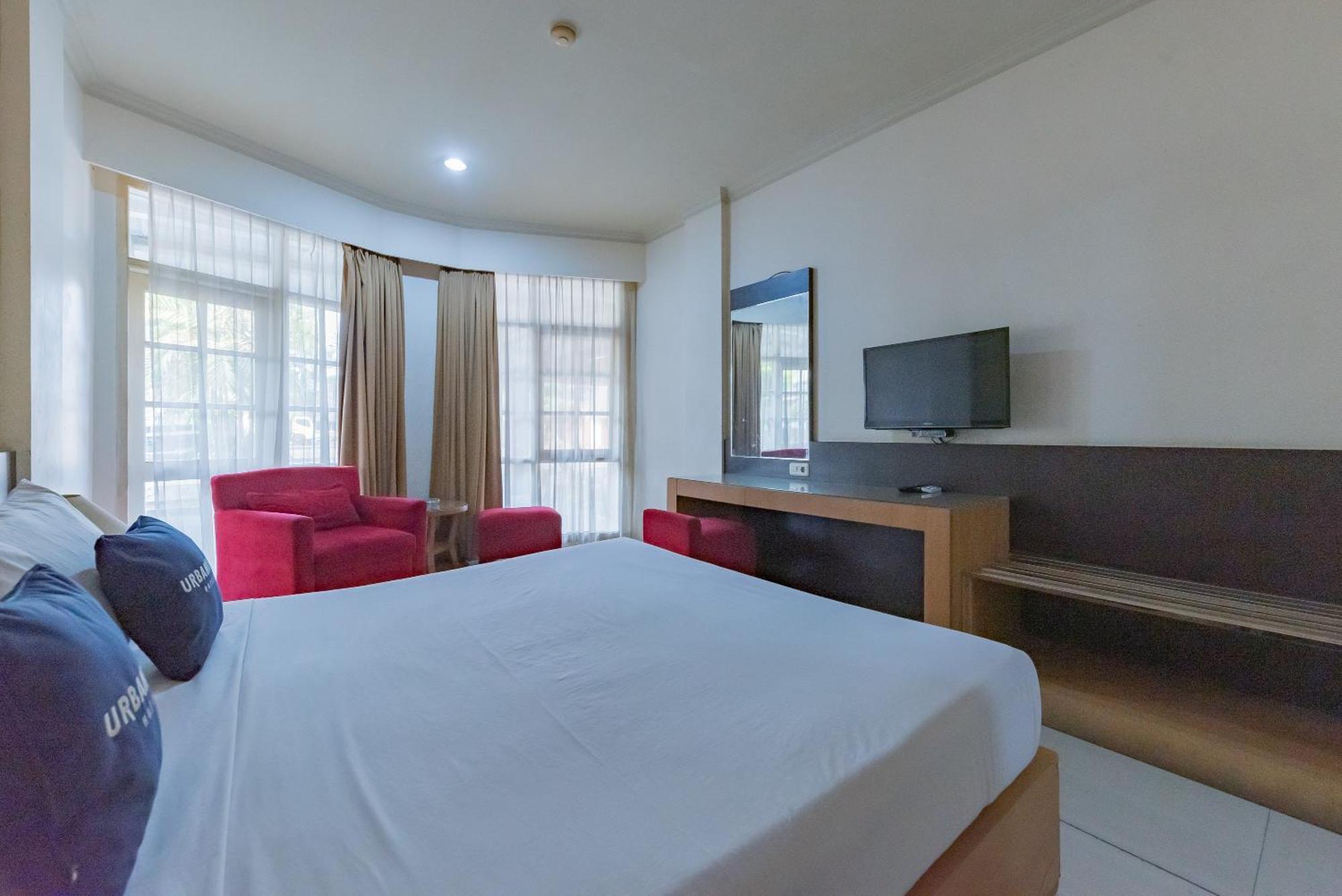 Urbanview Hotel Crown Tasikmalaya By Reddoorz Exteriér fotografie