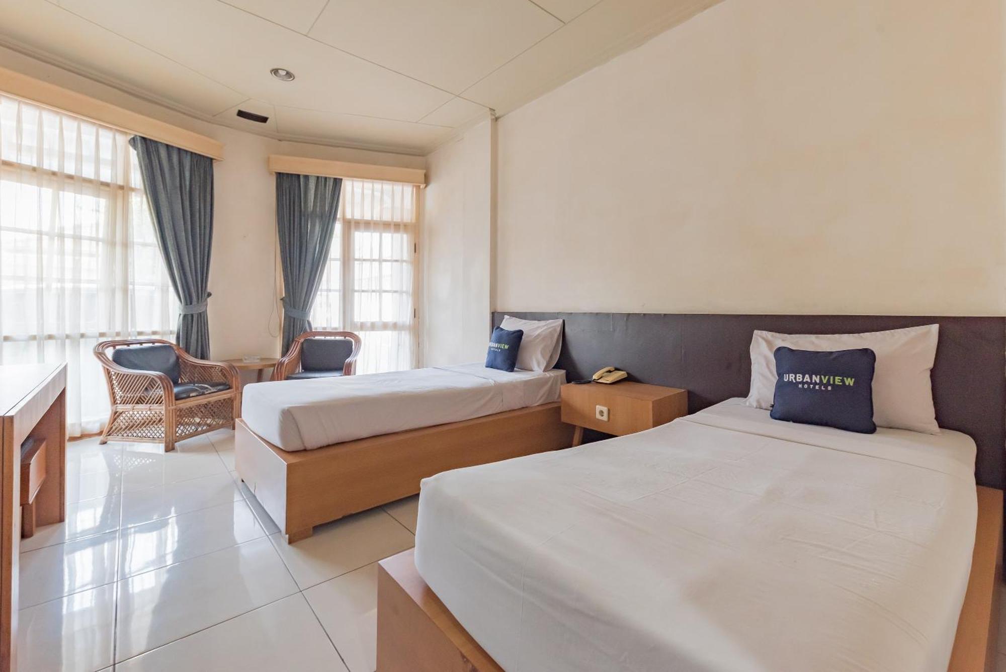 Urbanview Hotel Crown Tasikmalaya By Reddoorz Exteriér fotografie