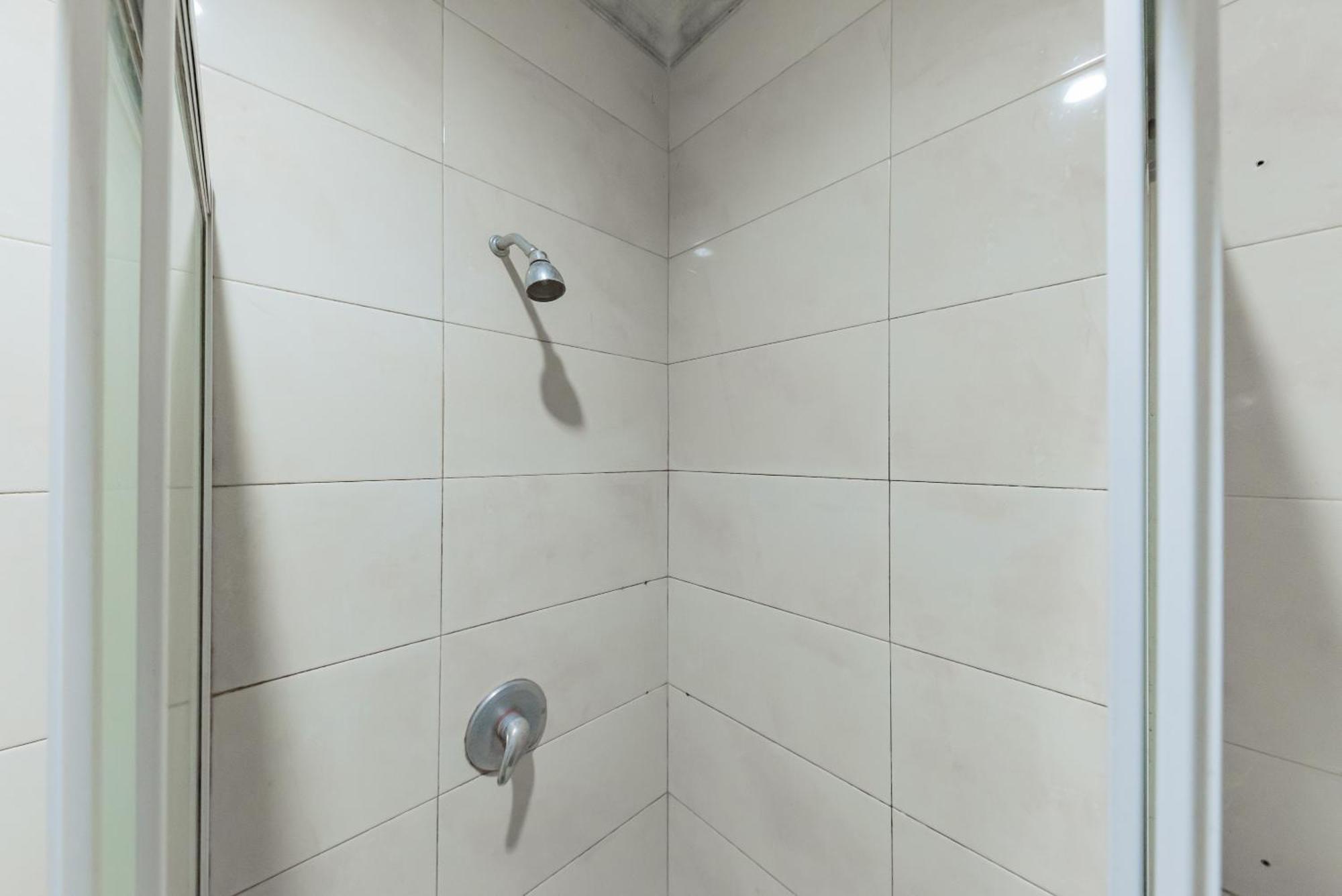 Urbanview Hotel Crown Tasikmalaya By Reddoorz Exteriér fotografie