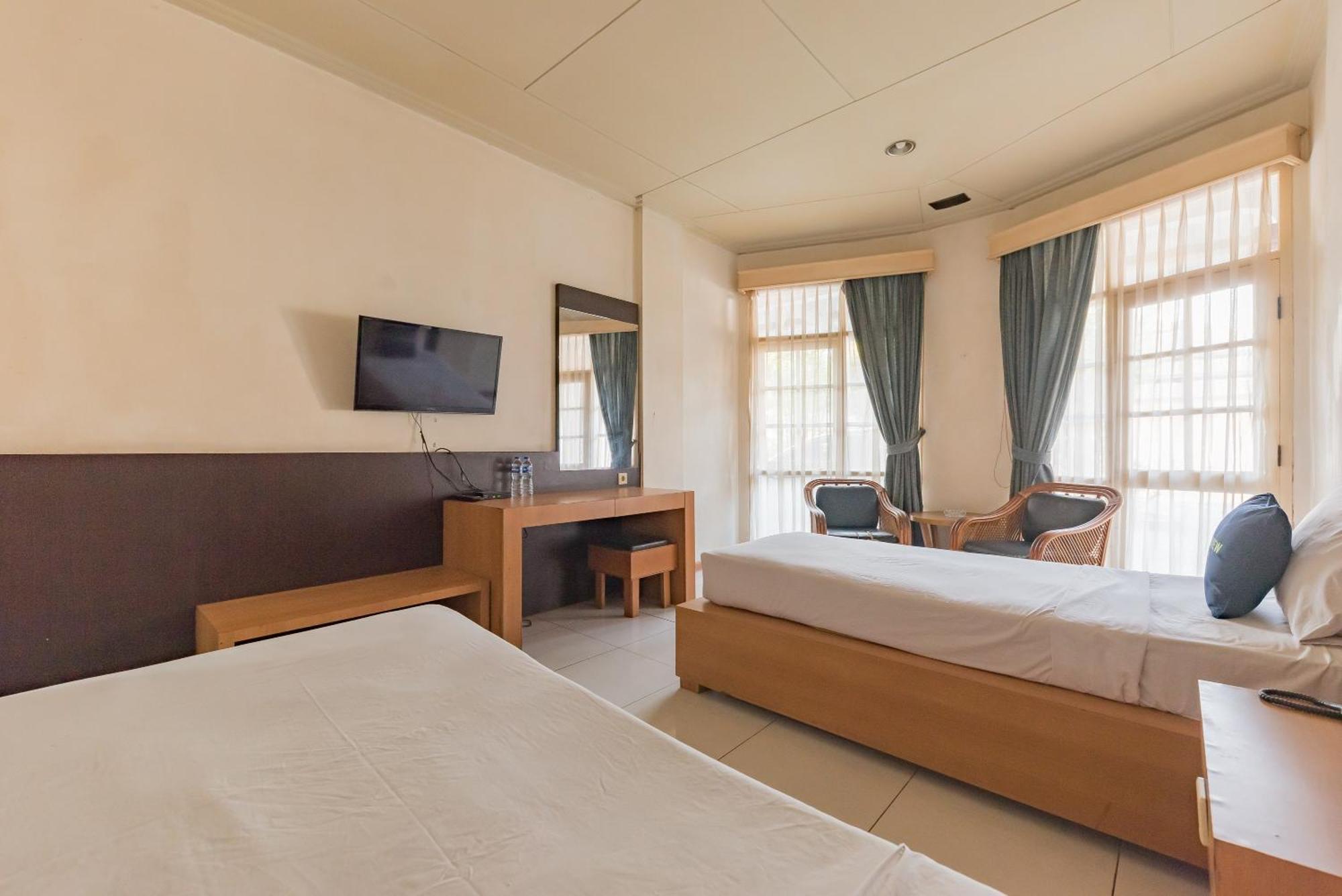 Urbanview Hotel Crown Tasikmalaya By Reddoorz Exteriér fotografie