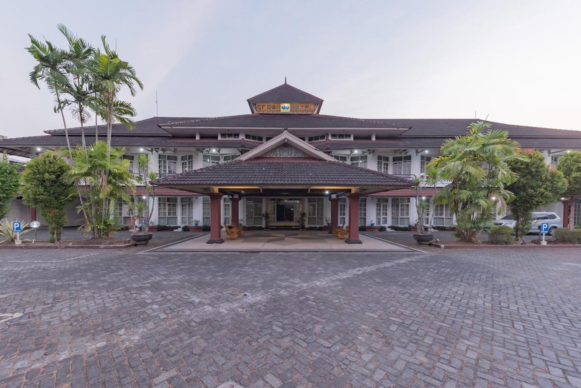 Urbanview Hotel Crown Tasikmalaya By Reddoorz Exteriér fotografie