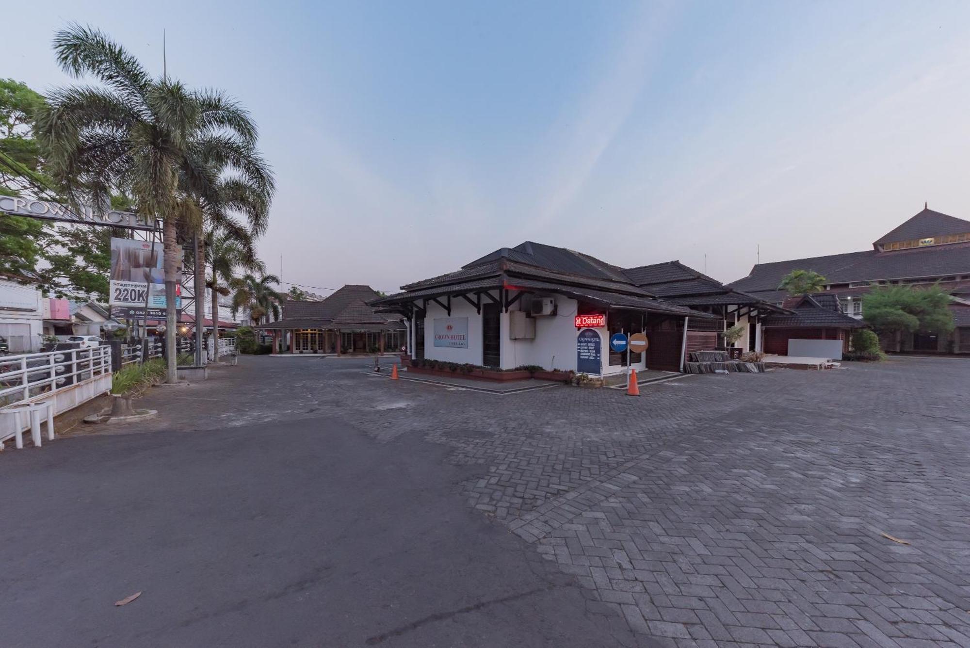 Urbanview Hotel Crown Tasikmalaya By Reddoorz Exteriér fotografie